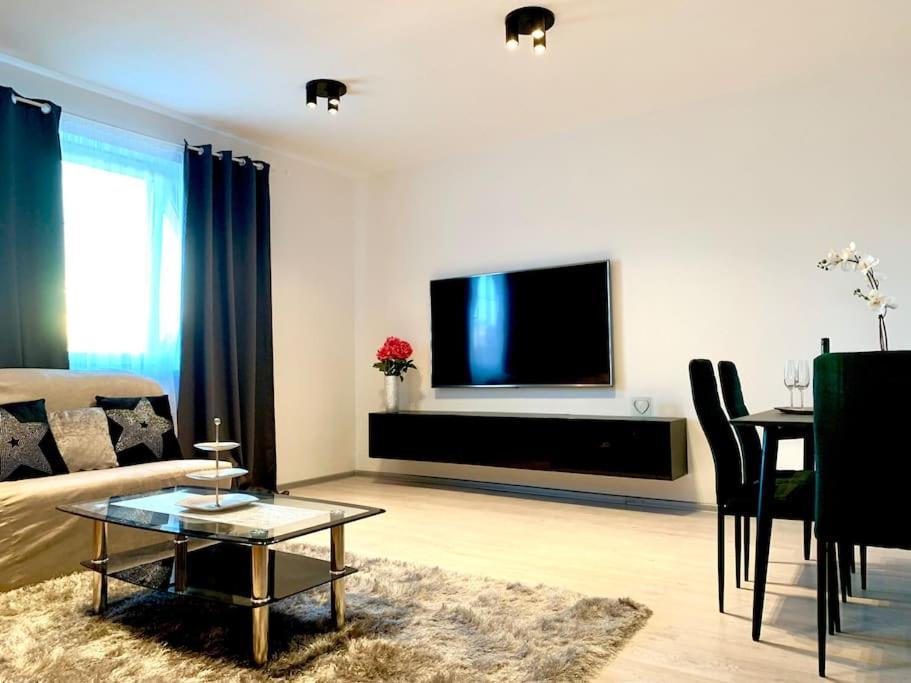 Spacious Apartment Near Hockey And Football Arena Bratislava Exterior foto