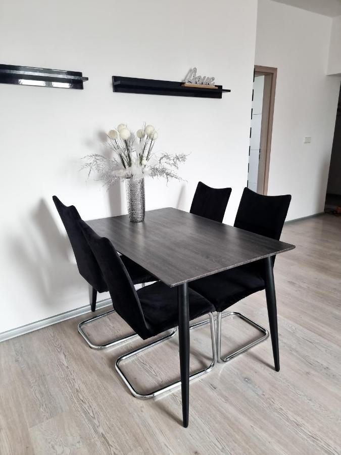 Spacious Apartment Near Hockey And Football Arena Bratislava Exterior foto